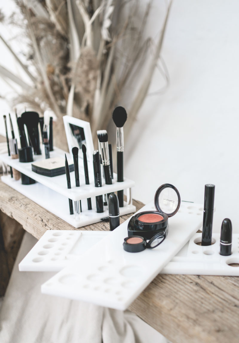 HH_hhmakeupextras_00